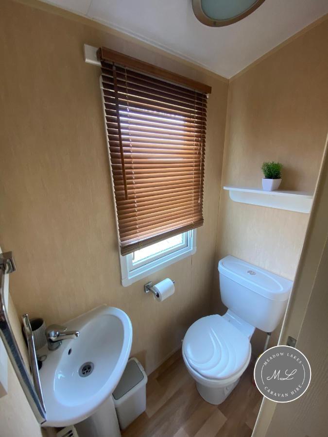 Apartment Coral - Row 73 2, Heating, Wifi, Bed Linen - Meadow Lakes Caravan & Hire Ingoldmells